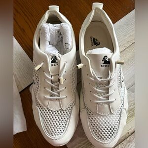 White Unisex Tennis Shoes.      NWT